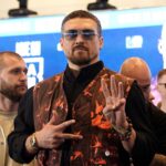 Усик показав фото зі спаринг-партнером Амосовим