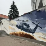 У Києві з’явився мурал із гелікоптером, подарованим чехами українській розвідці