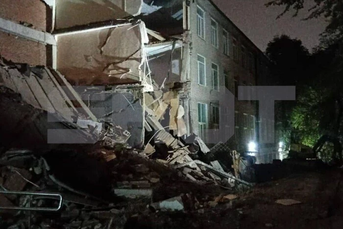 У Владивостоці стався обвал трьох поверхів коледжу