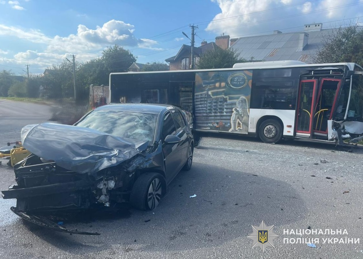 У ДТП на Львівщині постраждали п'ятеро людей