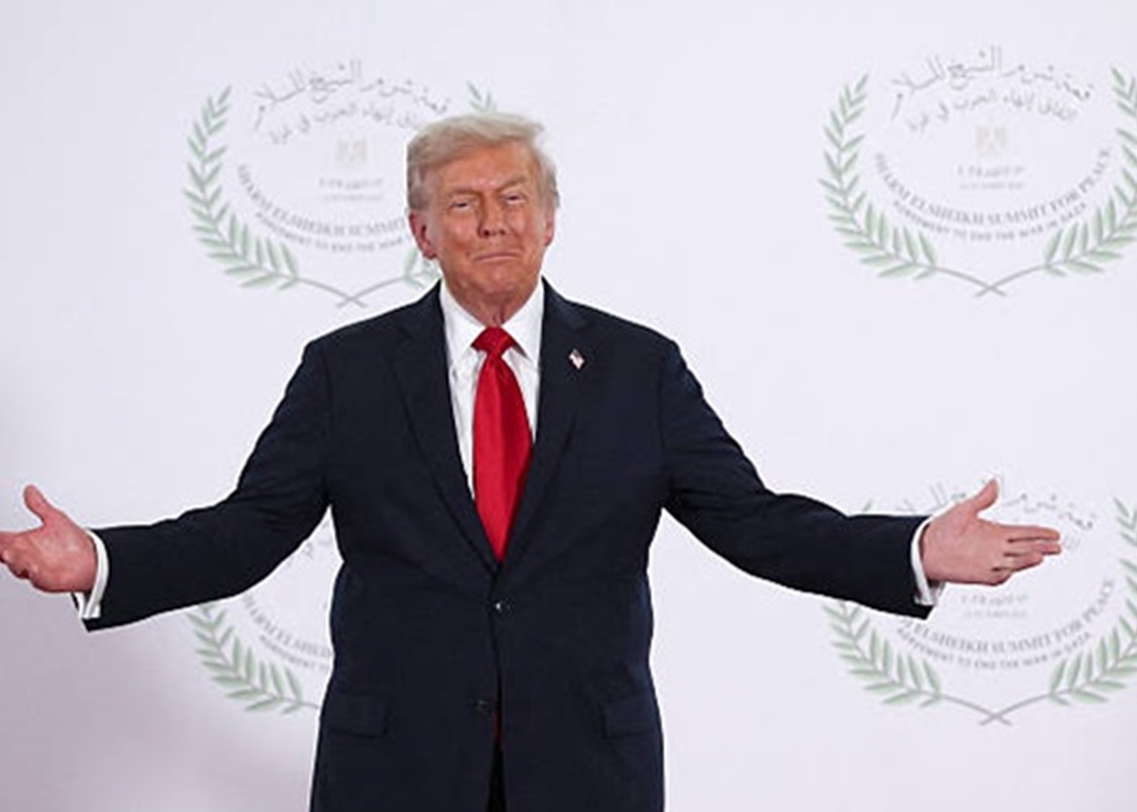 Повернення театру тіней: яку гру Трамп веде з Україною та Росією