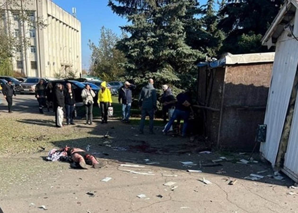 Вибух замінованої колонки в Луганську: потерпілий помер у лікарні