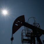 Ціни на нафту у світі почали зростати після місячного мінімуму