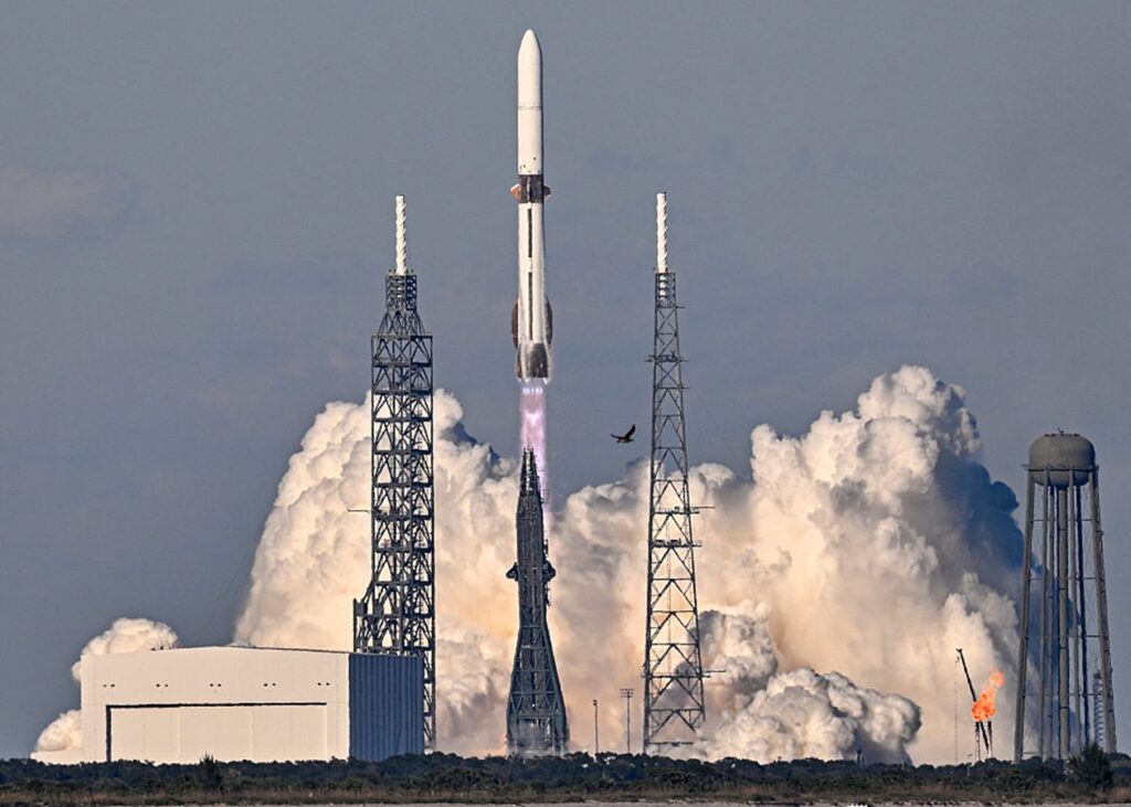 Blue Origin вперше зловила бустер ракети після запуску