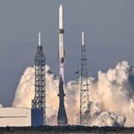 Blue Origin вперше зловила бустер ракети після запуску