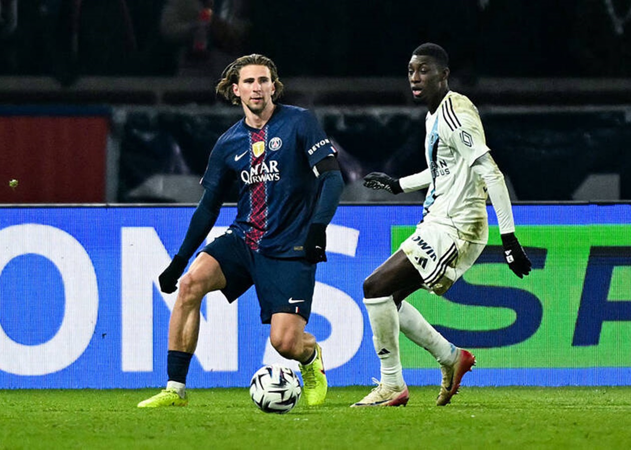 ПСЖ, затамувавши подих, стежив за діями Забарного на полі