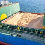Морським коридором експортовано 100 млн тонн зерна - Кулеба