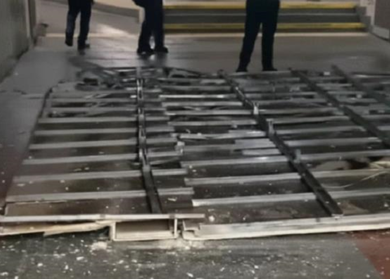 У Києві обвалилась стеля на одній із станцій метро