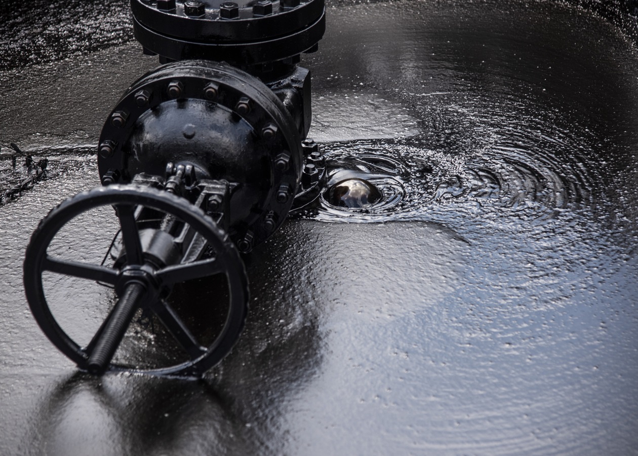 Країни МЕА почали вивільнення аварійних нафтових запасів