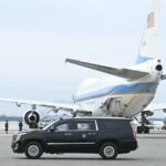 Біля літака Трампа помітили невідомий дрон