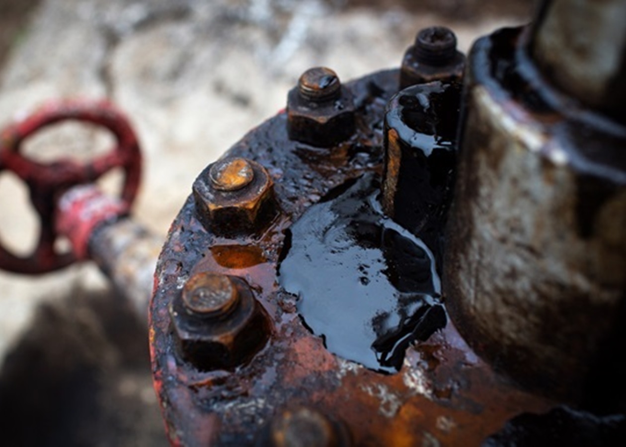 Нафтопереробка у світі в березні показала найрізкіше падіння з 2020 року