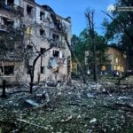 Наслідки атаки на Дніпро: дев’ять поранених і руїни