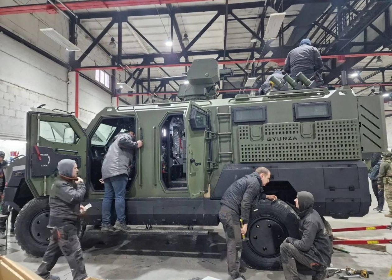 В Києві суд арештував майно постачальника бронетехніки для ЗСУ